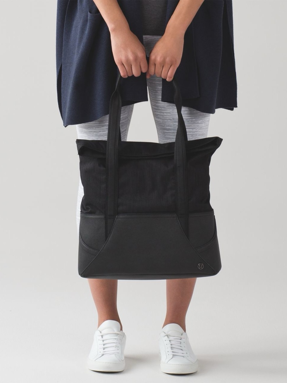 Lululemon Throw & Go Tote Bag in Black Water-Repellent, Durable